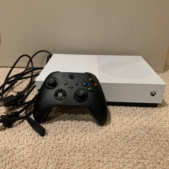 Xbox one s - Picture 1 of 1